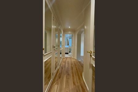 Apartamento à venda com 198m², 2 quartos e 2 vagas Apartamento à venda com 198m², 2 quartos e 2 vagasCloset da suíte 2