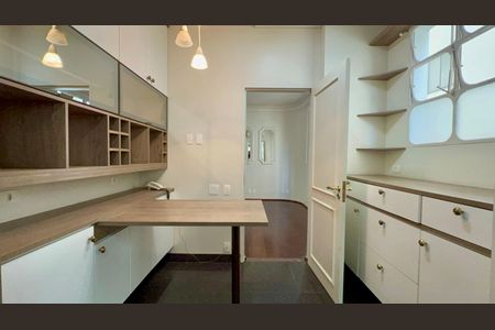 Apartamento à venda com 198m², 2 quartos e 2 vagas Apartamento à venda com 198m², 2 quartos e 2 vagasCopa