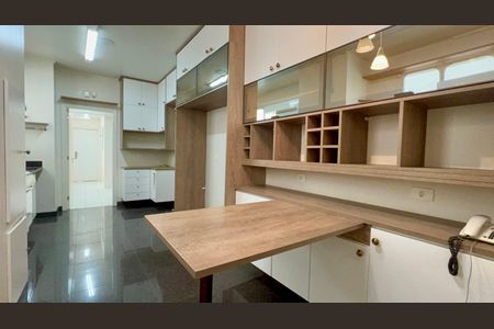 Apartamento à venda com 198m², 2 quartos e 2 vagas Apartamento à venda com 198m², 2 quartos e 2 vagasCopa