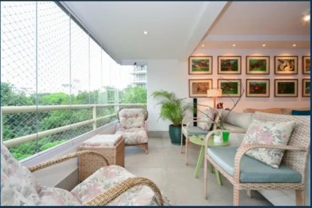 Apartamento à venda com 230m², 4 quartos e 4 vagas Apartamento à venda com 230m², 4 quartos e 4 vagasFoto 01