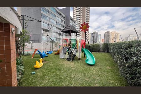 Apartamento à venda com 162m², 3 quartos e 4 vagas Apartamento à venda com 162m², 3 quartos e 4 vagasPlayground