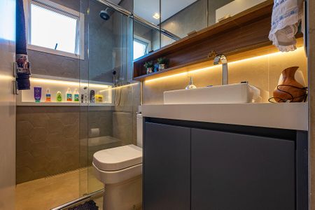 Apartamento à venda com 162m², 3 quartos e 4 vagas Apartamento à venda com 162m², 3 quartos e 4 vagasSuíte 2 - Banheiro