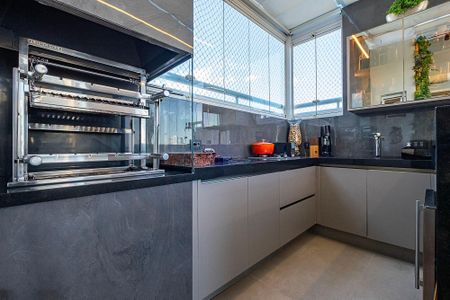 Apartamento à venda com 162m², 3 quartos e 4 vagas Apartamento à venda com 162m², 3 quartos e 4 vagasVaranda