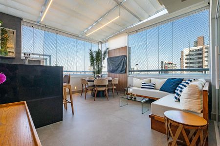 Apartamento à venda com 162m², 3 quartos e 4 vagas Apartamento à venda com 162m², 3 quartos e 4 vagasVaranda