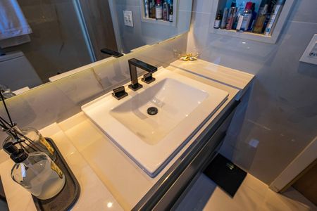 Apartamento à venda com 162m², 3 quartos e 4 vagas Apartamento à venda com 162m², 3 quartos e 4 vagasSuíte 1 - Banheiro