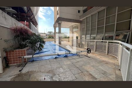 Apartamento à venda com 162m², 3 quartos e 4 vagas Apartamento à venda com 162m², 3 quartos e 4 vagasPiscina