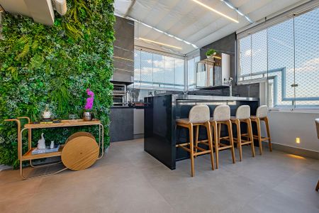 Apartamento à venda com 162m², 3 quartos e 4 vagas Apartamento à venda com 162m², 3 quartos e 4 vagasVaranda