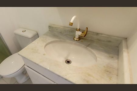 Apartamento para alugar com 66m², 3 quartos e 1 vaga Apartamento para alugar com 66m², 3 quartos e 1 vagaBanheiro social