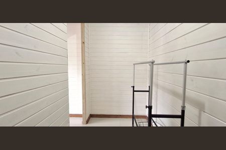 Closet de apartamento para alugar com 1 quarto, 55m² em Saco Grande, Florianópolis