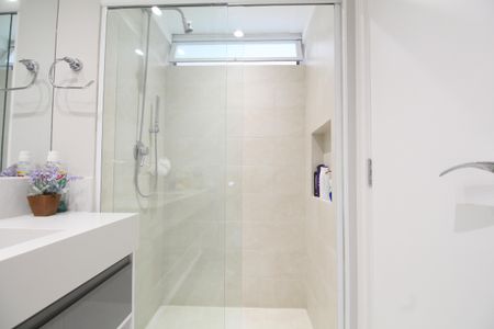 Apartamento à venda com 217m², 3 quartos e 3 vagasBanheiro da Suíte 2