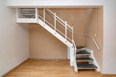 Apartamento à venda com 160m², 3 quartos e 2 vagasEscada