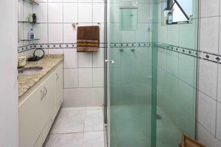 Casa à venda com 148m², 3 quartos e 2 vagas Casa à venda com 148m², 3 quartos e 2 vagasBanheiro da Suite