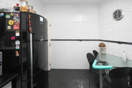 Casa à venda com 148m², 3 quartos e 2 vagas Casa à venda com 148m², 3 quartos e 2 vagasCozinha