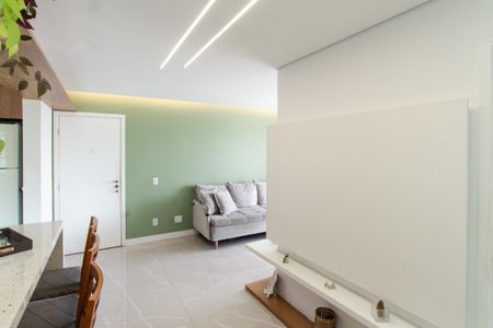 Sala de apartamento à venda com 3 quartos, 77m² em Vila Paiva, São Paulo