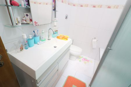 Casa à venda com 180m², 3 quartos e 1 vagaBanheiro 2