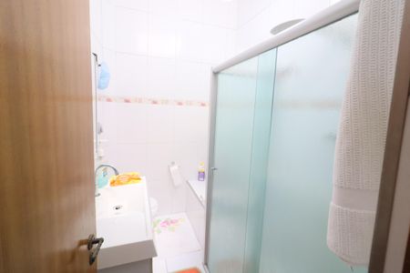 Casa à venda com 180m², 3 quartos e 1 vagaBanheiro 2