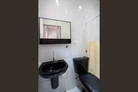 Banheiro Social de kitnet/studio para alugar com 1 quarto, 18m² em Santo Amaro, São Paulo