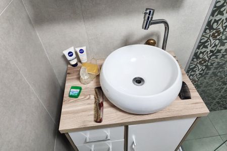 Casa à venda com 108m², 2 quartos e 2 vagas Casa à venda com 108m², 2 quartos e 2 vagasBanheiro