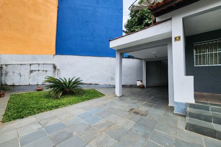 Casa à venda com 108m², 2 quartos e 2 vagas Casa à venda com 108m², 2 quartos e 2 vagasGaragem
