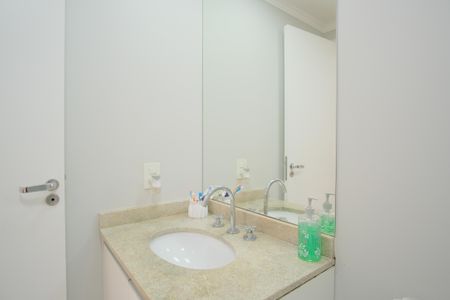 Apartamento à venda com 69m², 2 quartos e 1 vagaBanheiro Social