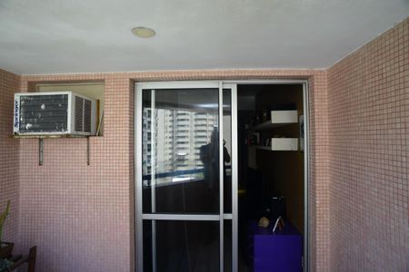 Apartamento à venda com 56m², 1 quarto e 1 vaga Apartamento à venda com 56m², 1 quarto e 1 vagaVaranda