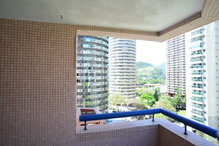 Apartamento à venda com 56m², 1 quarto e 1 vaga Apartamento à venda com 56m², 1 quarto e 1 vagaVaranda