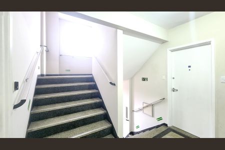 Apartamento para alugar com 62m², 2 quartos e 1 vagaEscada