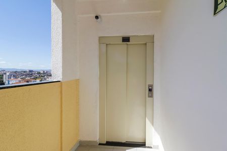 Apartamento à venda com 35m², 2 quartos e sem vaga Apartamento à venda com 35m², 2 quartos e sem vagaElevador