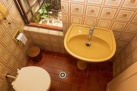 Casa à venda com 250m², 3 quartos e 2 vagas Casa à venda com 250m², 3 quartos e 2 vagasLavabo