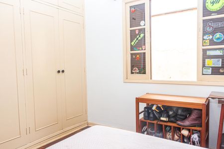 Casa à venda com 250m², 3 quartos e 2 vagas Casa à venda com 250m², 3 quartos e 2 vagasQuarto 1