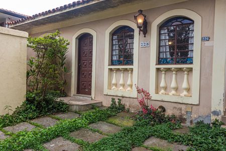 Casa à venda com 250m², 3 quartos e 2 vagas Casa à venda com 250m², 3 quartos e 2 vagasGaragem