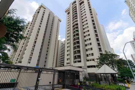 Apartamento à venda com 79m², 3 quartos e 2 vagasFachada