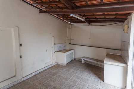 Casa à venda com 360m², 4 quartos e 2 vagasÁrea de Serviço 