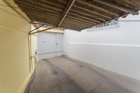 Casa à venda com 360m², 4 quartos e 2 vagasGaragem da Casa de Fundos