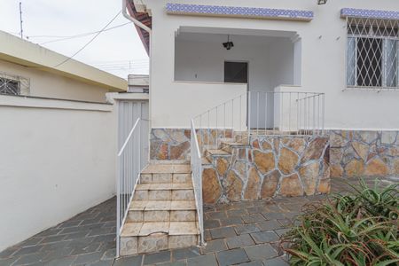 Casa à venda com 360m², 4 quartos e 2 vagasEntrada/Alpendre  