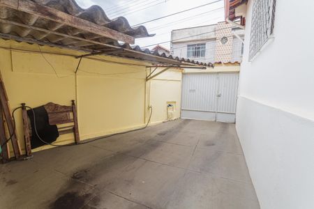 Casa à venda com 360m², 4 quartos e 2 vagasGaragem da Casa de Fundos