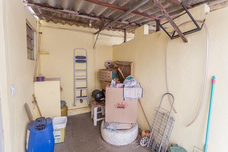 Casa à venda com 360m², 4 quartos e 2 vagasÁrea de Serviço da Casa de Fundos