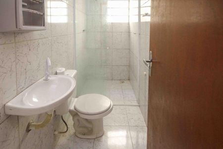 Banheiro Social de casa para alugar com 1 quarto, 55m² em Vila Rica, São Paulo