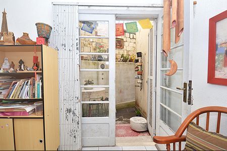Apartamento para alugar com 85m², 3 quartos e sem vagaPorta janela do Quarto 1
