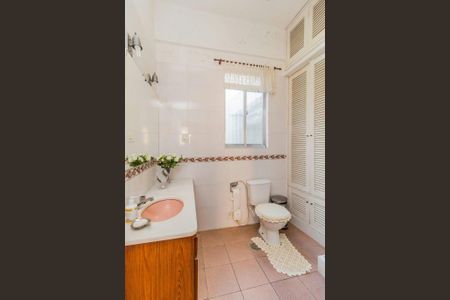 Banheiro de apartamento para alugar com 2 quartos, 121m² em Floresta, Porto Alegre