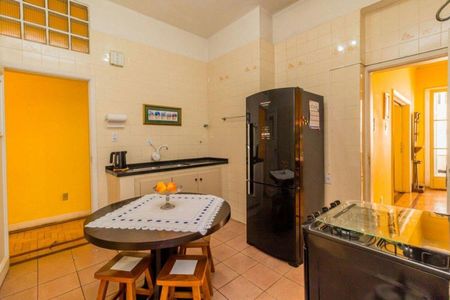 Cozinha de apartamento para alugar com 2 quartos, 121m² em Floresta, Porto Alegre