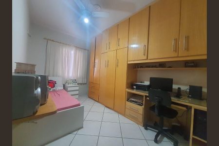 Casa à venda com 3 quartos, 240m² em Jardim Ocara, Santo André