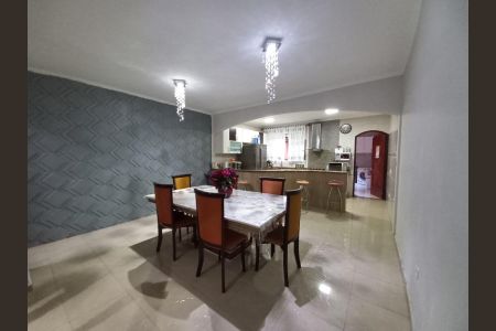 Casa à venda com 4 quartos, 220m² em RP3 (Regiões de Planejamento), Santo André