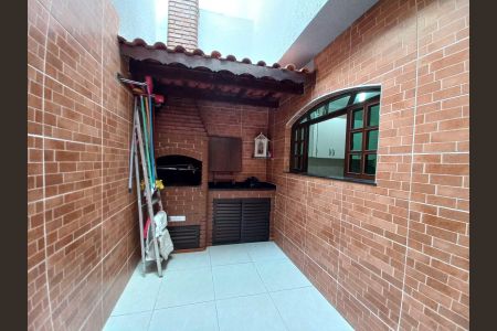 Casa à venda com 220m², 4 quartos e 2 vagas