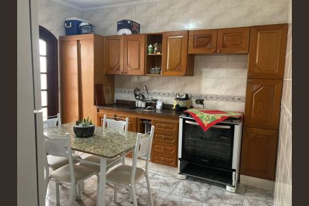 Casa à venda com 4 quartos, 303m² em Vila Scarpelli, Santo André