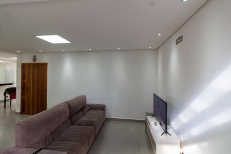 Casa à venda com 200m², 3 quartos e 4 vagasSALA