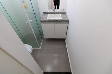 Casa à venda com 200m², 3 quartos e 4 vagasBANHEIRO DA SUITE 2