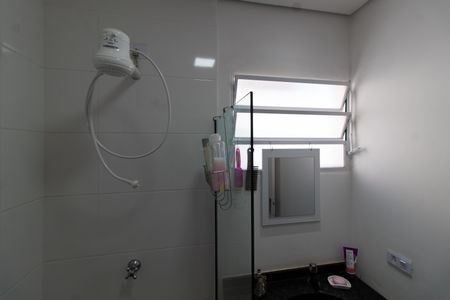 Casa à venda com 200m², 3 quartos e 4 vagasBANHEIRO DA SUITE 1