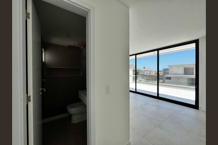 Casa de condomínio à venda com 230m², 3 quartos e 1 vagaSala - terceiro andar