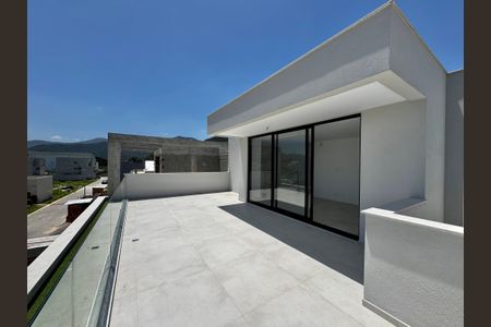 Casa de condomínio à venda com 230m², 3 quartos e 1 vagaTerraço